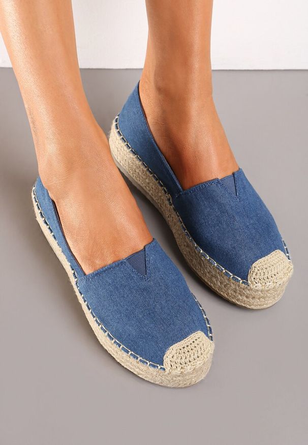 Renee - Niebieskie Wsuwane Espadryle na Grubej Podeszwie z Jutowej Plecionki Alarnia. Okazja: na co dzień. Zapięcie: bez zapięcia. Kolor: niebieski. Materiał: len, jeans. Sezon: lato, wiosna. Styl: elegancki, casual