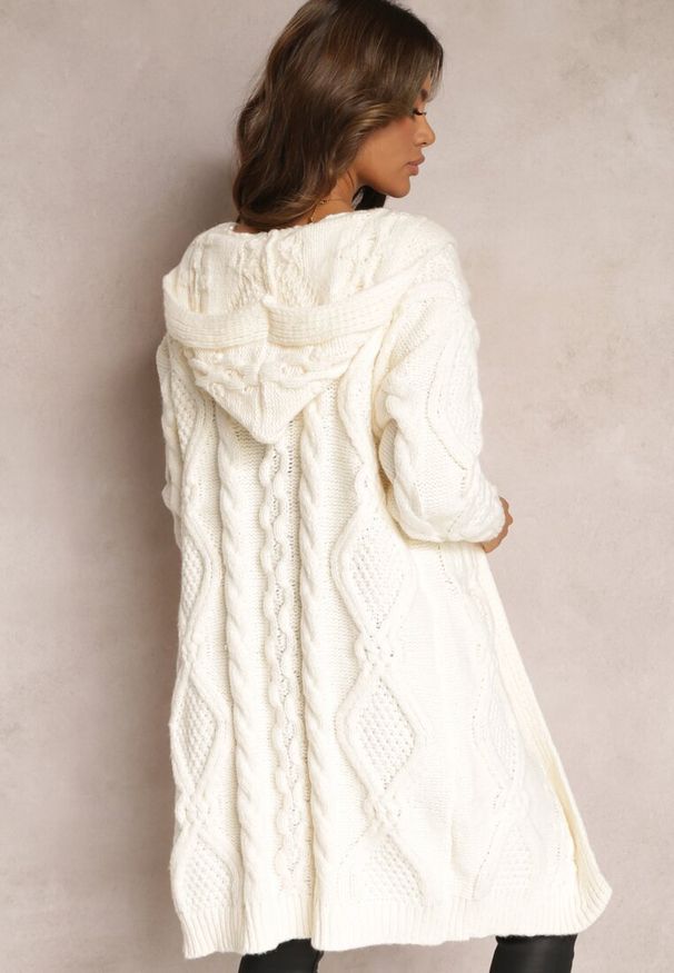 Renee - Jasnobeżowy Kardigan o Długim Fasonie z Kapturem i Kieszeniami Oricyna. Typ kołnierza: kaptur. Kolor: beżowy. Długość: długie. Sezon: jesień