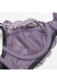 Intica - Komplet bielizny z koronki z delikatnymi wiązaniami Aftina. Kolor: różowy. Materiał: koronka. Wzór: koronka #2