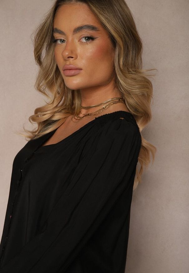 Renee - Czarna Koszula Ozdobiona Ażurowym Wzorem Erivora. Kolor: czarny. Materiał: jeans. Wzór: ażurowy, aplikacja. Styl: elegancki
