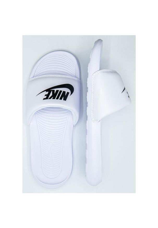 Klapki damskie Nike Victori One Slide. Kolor: biały, wielokolorowy, beżowy. Materiał: materiał, syntetyk