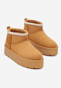 Born2be - Brązowe Śniegowce na Grubej Podeszwie Zdobione Haftem Sewnella. Okazja: na co dzień. Zapięcie: bez zapięcia. Kolor: brązowy. Materiał: jeans. Wzór: aplikacja, haft. Sezon: zima, jesień. Styl: casual #2