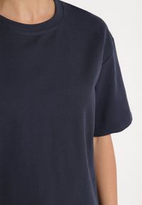 Born2be - Granatowy Bawełniany Klasyczny T-shirt Merovira. Kolor: niebieski. Materiał: bawełna. Styl: klasyczny #5