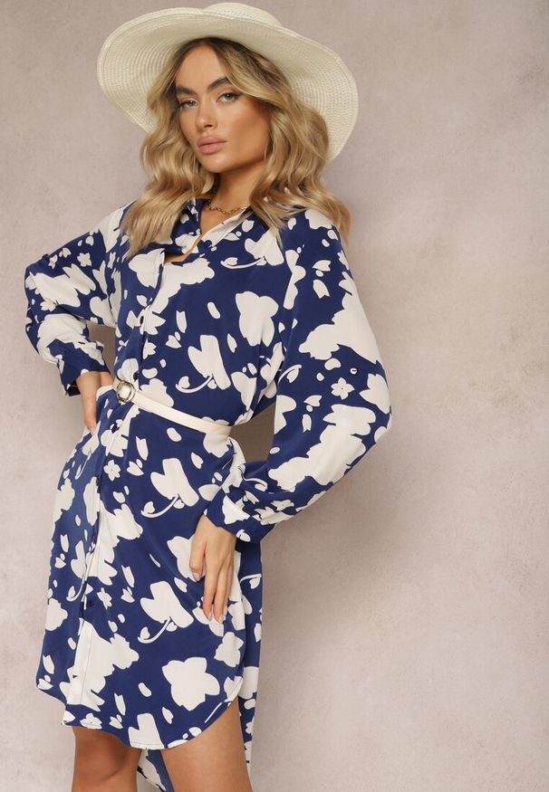 Renee - Granatowo-Biała Sukienka o Koszulowym Fasonie Midi Iridesse. Okazja: na co dzień. Kolekcja: plus size. Kolor: niebieski. Wzór: aplikacja. Sezon: lato, wiosna. Typ sukienki: koszulowe. Styl: casual. Długość: midi