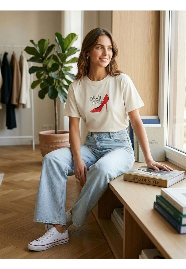 Sinsay - Koszulka z nadrukiem The Devil Wears Prada - kremowy. Kolor: kremowy. Wzór: nadruk