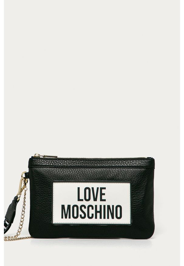 Love Moschino - Kopertówka skórzana. Kolor: czarny. Wzór: aplikacja. Dodatki: z aplikacjami. Materiał: skórzane