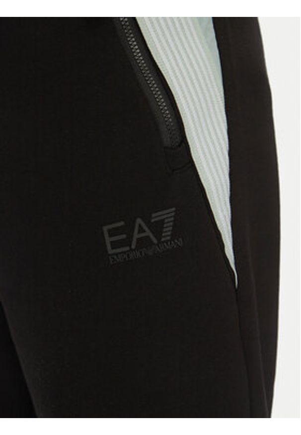 EA7 Emporio Armani Spodnie dresowe 7M000274 AF12451 UC001 Czarny Regular Fit. Kolor: czarny. Materiał: bawełna