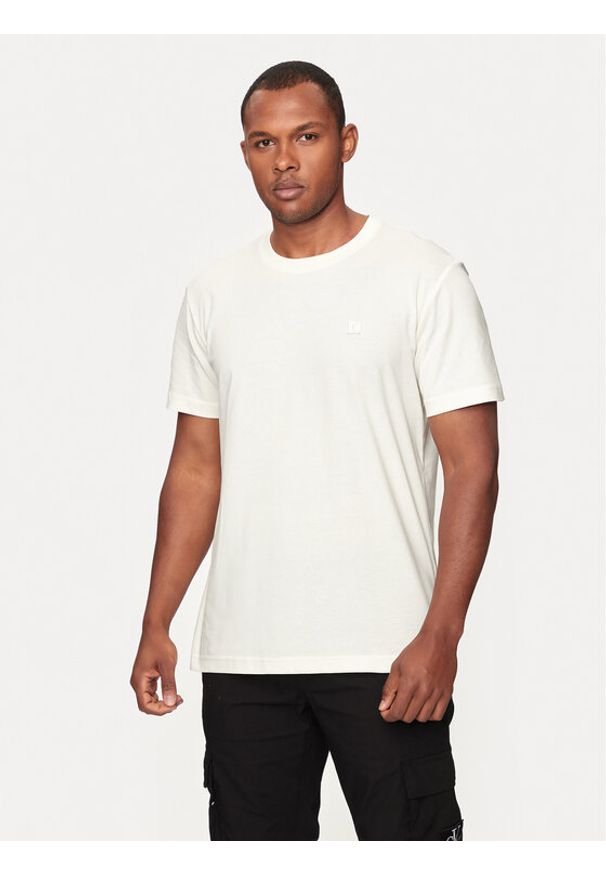 Calvin Klein Jeans T-Shirt J30J325268 Écru Regular Fit. Materiał: bawełna