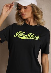 Renee - Granatowa Bawełniana Koszulka z Napisem Evoriel. Okazja: na co dzień. Kolor: niebieski. Materiał: bawełna. Wzór: napisy. Styl: klasyczny, casual #4