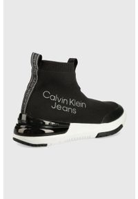 Calvin Klein Jeans sneakersy kolor czarny. Nosek buta: okrągły. Kolor: czarny. Materiał: guma. Szerokość cholewki: normalna #3