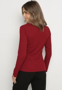 Born2be - Bordowa Bluzka Ozdobiona Wiązaniem Esterea. Okazja: na co dzień. Kolor: czerwony. Materiał: jeans. Wzór: aplikacja. Styl: casual, elegancki #4