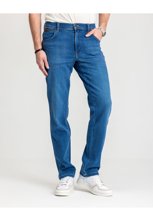 Wrangler - SPODNIE JEANSOWE JEANSY DŻINSY WRANGLER TEXAS RUSTIC 112361301. Okazja: do pracy, na co dzień. Styl: elegancki, klasyczny, casual