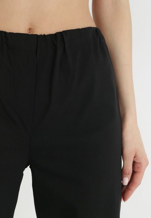 Born2be - Czarne Bawełniane Spodnie z Gumką w Pasie Vemivi. Kolor: czarny. Materiał: bawełna. Wzór: gładki