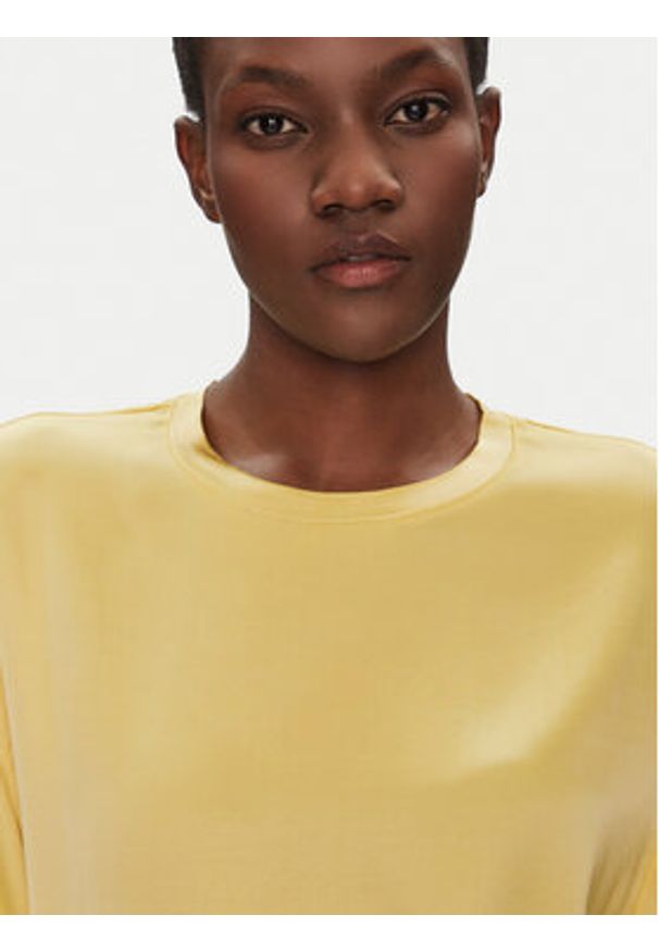 ViCOLO Bluzka TD0013 Żółty Relaxed Fit. Kolor: żółty. Materiał: satyna, wiskoza