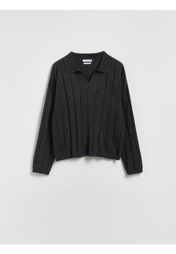 Reserved - Sweter polo z wełną - ciemnoszary. Typ kołnierza: polo. Kolor: szary. Materiał: wełna