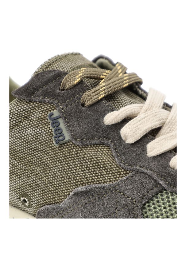 Zielone Sneakersy Jeep Modne Obuwie Męskie. Okazja: na co dzień. Kolor: zielony. Materiał: zamsz, materiał. Szerokość cholewki: normalna. Wzór: moro. Sport: bieganie