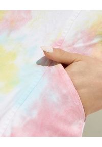 LOVE SHACK FANCY - Kolorowa mini sukienka Chai. Kolor: niebieski. Materiał: bawełna, tkanina. Wzór: kolorowy. Długość: mini #6