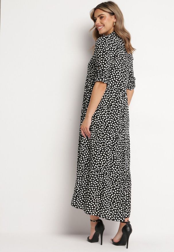 Born2be - Czarna Koszulowa Sukienka Bawełniana Maxi w Kropki o Rozkloszowanym Kroju Lirtia. Kolor: czarny. Materiał: bawełna. Wzór: kropki. Typ sukienki: koszulowe. Długość: maxi