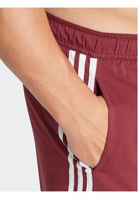 Adidas - adidas Szorty kąpielowe 3-Stripes CLX IR9426 Bordowy Regular Fit. Kolor: czerwony. Materiał: syntetyk #3