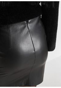 bonprix - Krótka spódnica ze sztucznej skóry. Kolor: czarny. Materiał: skóra. Długość: krótkie #2