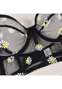 Intica - Komplet bieliźniarski z delikatnym wzorem i szerokimi ramiączkami Jeongeun. Kolor: biały. Materiał: materiał #2