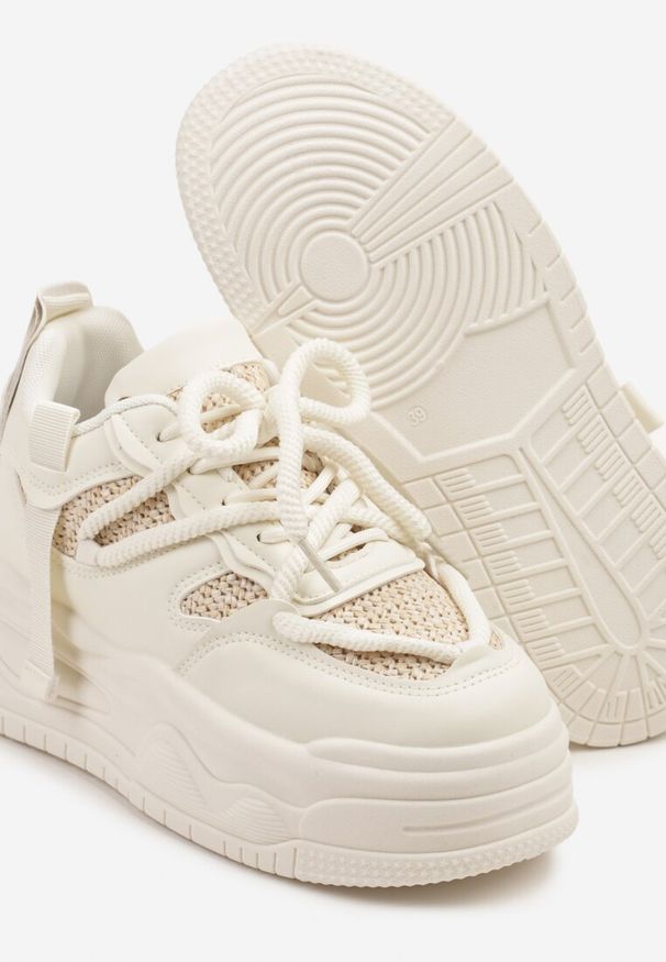 Renee - Beżowe Sneakersy na Platformie Ozdobione Wiązaniem Puvira. Okazja: na co dzień. Kolor: beżowy. Materiał: jeans. Wzór: aplikacja. Obcas: na platformie