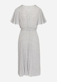 Born2be - Beżowo-Fioletowa Rozkloszowana Sukienka z Gumką w Pasie i Materiałowym Paskiem Prissa. Okazja: na co dzień. Typ kołnierza: dekolt w kształcie V. Kolor: beżowy. Materiał: materiał. Długość rękawa: krótki rękaw. Styl: elegancki, casual #7