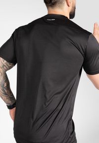 GORILLA WEAR - Fargo Koszulka - Czarny. Kolor: czarny. Sport: fitness