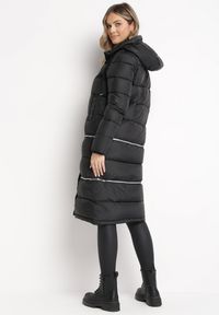 Born2be - Czarna Pikowana Kurtka Płaszcz z Regulowaną Długością Maakana. Kolor: czarny. Materiał: jeans, tkanina. Sezon: zima, jesień, wiosna. Styl: klasyczny, elegancki #4