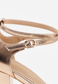 Renee - Szampańskie Sandały na Słupku VICES ze Skórzaną Wkładką i Paskami Wokół Kostki Syneilla. Zapięcie: pasek. Kolor: złoty. Materiał: skóra. Wzór: paski. Obcas: na słupku #4