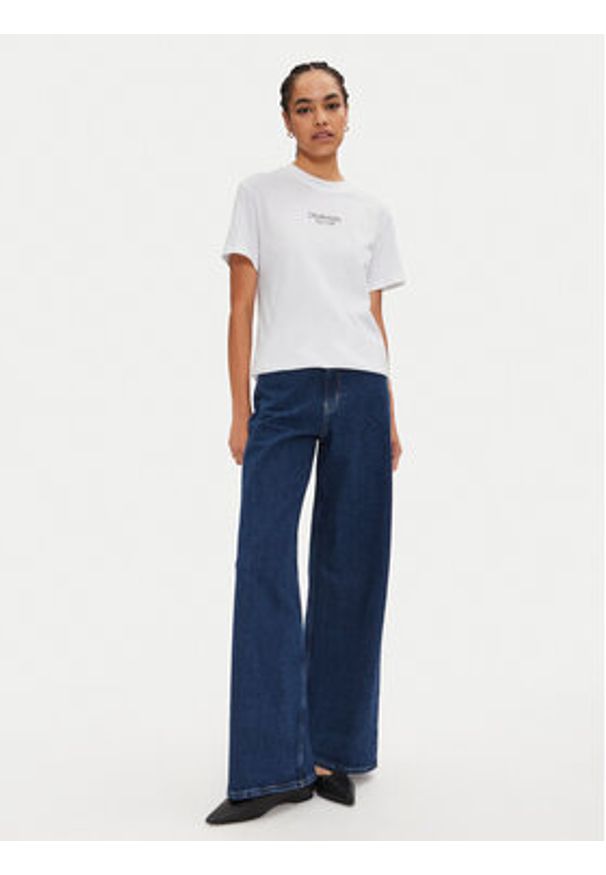 Calvin Klein T-Shirt New York K20K208064 Biały Regular Fit. Kolor: biały. Materiał: bawełna