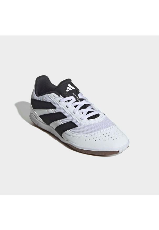Adidas - Buty do piłki nożnej halowej dla dzieci ADIDAS Predator Club. Kolor: biały. Materiał: guma. Szerokość cholewki: normalna. Sport: piłka nożna, fitness
