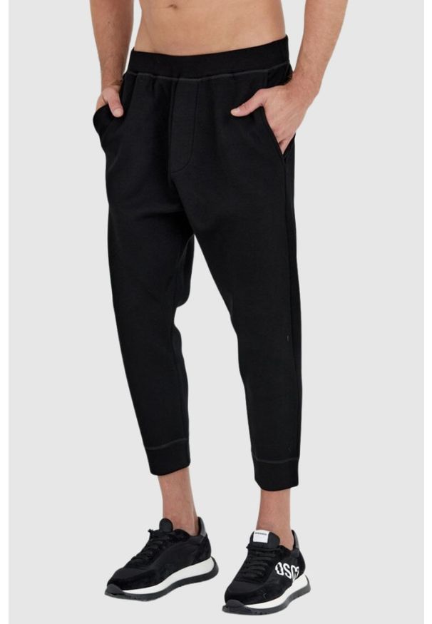 DSQUARED2 Czarne męskie spodnie ibra black on black, Rozmiar S. Kolor: czarny. Materiał: wiskoza