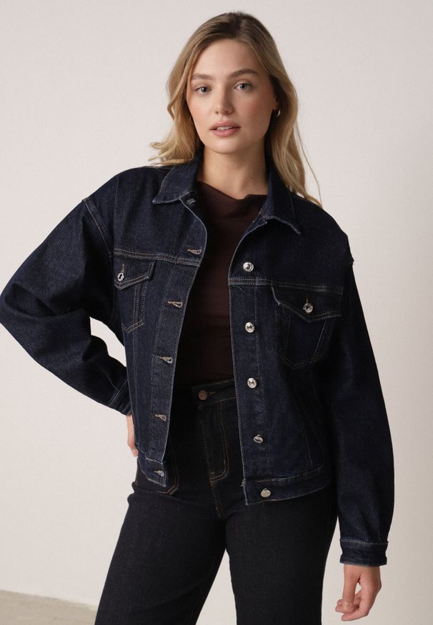 Born2be - Granatowa Jeansowa Kurtka z Bawełną o Kroju Oversize Vimiloria. Okazja: na co dzień, na spacer. Kolor: niebieski. Materiał: jeans, bawełna. Styl: casual