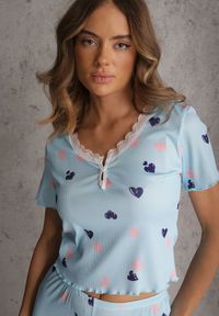 Renee - Niebieski Elastyczny Komplet Piżamowy w Serduszka Spodnie i Top Isle. Kolor: niebieski. Materiał: materiał #4