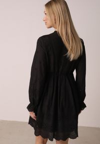 Born2be - Czarna Sukienka w Rustykalnym Stylu z Haftowanej Tkaniny z Bawełną Delogana. Okazja: na co dzień. Kolor: czarny. Materiał: tkanina, bawełna. Wzór: haft. Typ sukienki: rozkloszowane, proste. Styl: casual, elegancki #7