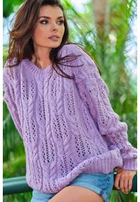Awama - Luźny Sweter o Ażurowym Splocie - Fioletowy. Kolor: fioletowy. Materiał: poliakryl, poliester, poliamid. Wzór: ażurowy, ze splotem #1