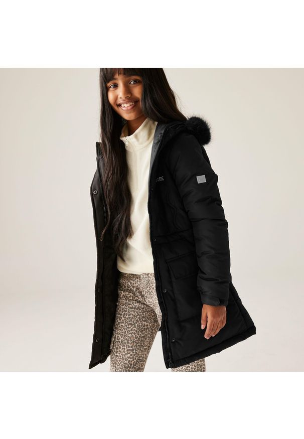 Regatta - Płaszcz dziecięcy zimowy Fabrizia II. Okazja: na co dzień. Kolor: czarny. Materiał: puch. Sezon: zima. Styl: casual, elegancki, sportowy