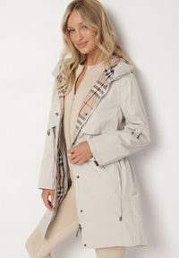 Born2be - Beżowa Kurtka Parka z Kapturem ze Wzorem w Kratę i Podpinanymi Rękawami Gavaria. Okazja: na spotkanie biznesowe, na co dzień. Typ kołnierza: kaptur. Kolor: beżowy. Materiał: jeans. Styl: klasyczny, biznesowy, casual, elegancki #3