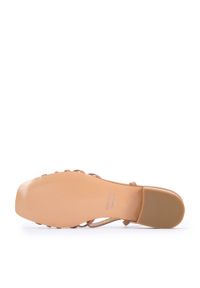 Wittchen - Damskie sandały skórzane z cienkimi paseczkami i supełkiem brązowe. Kolor: brązowy. Materiał: skóra. Sezon: lato. Obcas: na obcasie. Styl: klasyczny, elegancki, wakacyjny. Wysokość obcasa: niski #3