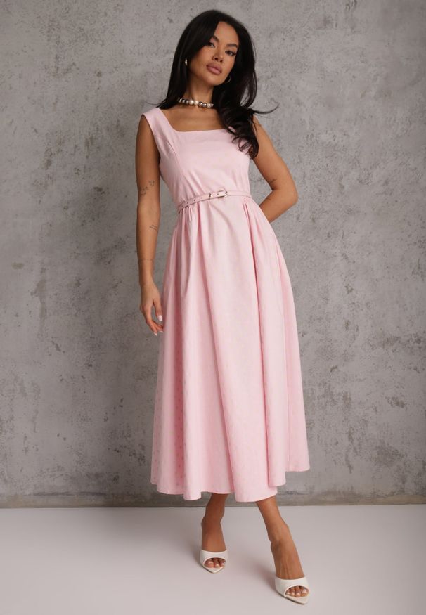 Renee - Różowa Retro Sukienka z Bawełny i Wiskozy w Kropki o Rozkloszowanym Kroju Phrithoe. Okazja: na randkę. Kolor: różowy. Materiał: wiskoza, bawełna. Wzór: kropki. Typ sukienki: rozkloszowane. Styl: retro