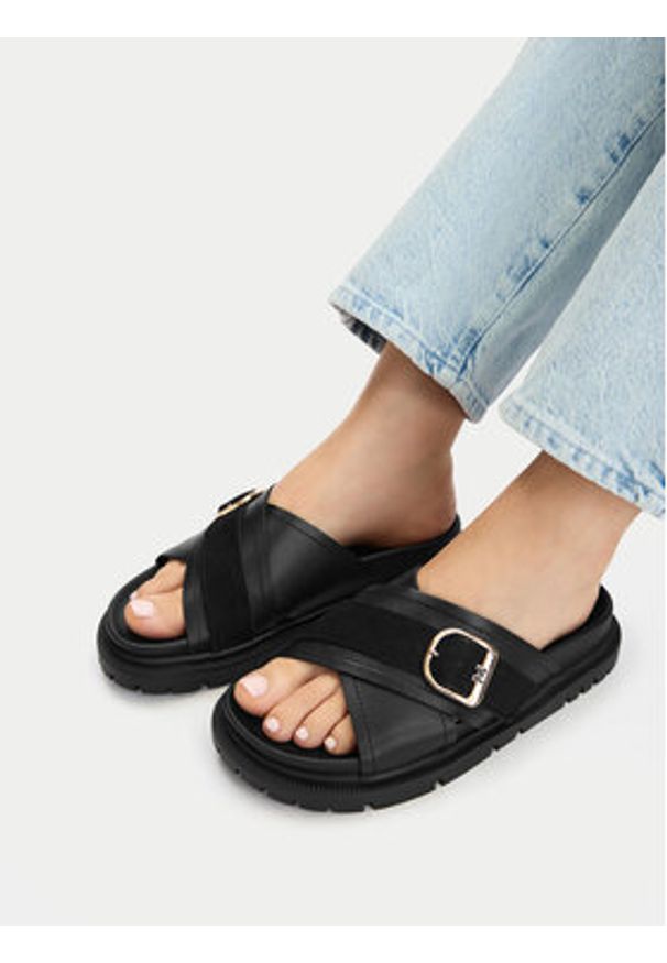 MEXX Klapki EO-HY25006-7 Czarny. Kolor: czarny. Materiał: skóra