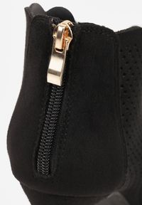 Renee - Czarne Ażurowe Sandały Vices na Szpilce Selanna. Okazja: na spotkanie biznesowe. Kolor: czarny. Wzór: ażurowy. Sezon: lato. Obcas: na szpilce. Styl: biznesowy, elegancki. Wysokość obcasa: średni #3