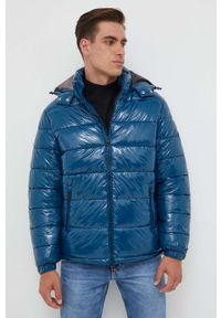 Guess kurtka męska kolor niebieski zimowa. Kolor: niebieski. Materiał: polar, materiał. Sezon: zima