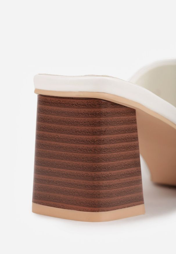 Born2be - Białe Minimalistyczne Klapki na Słupku z Odkrytym Kwadratowym Noskiem Monaera. Okazja: na co dzień, na ślub cywilny, na wesele. Kolor: biały. Wzór: gładki. Obcas: na słupku. Styl: casual, elegancki