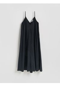 Reserved - Sukienka z modalem - czarny. Kolor: czarny. Materiał: tkanina