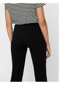 Vero Moda Spodnie materiałowe Kamma 10209858 Czarny Flared Fit. Kolor: czarny. Materiał: wiskoza