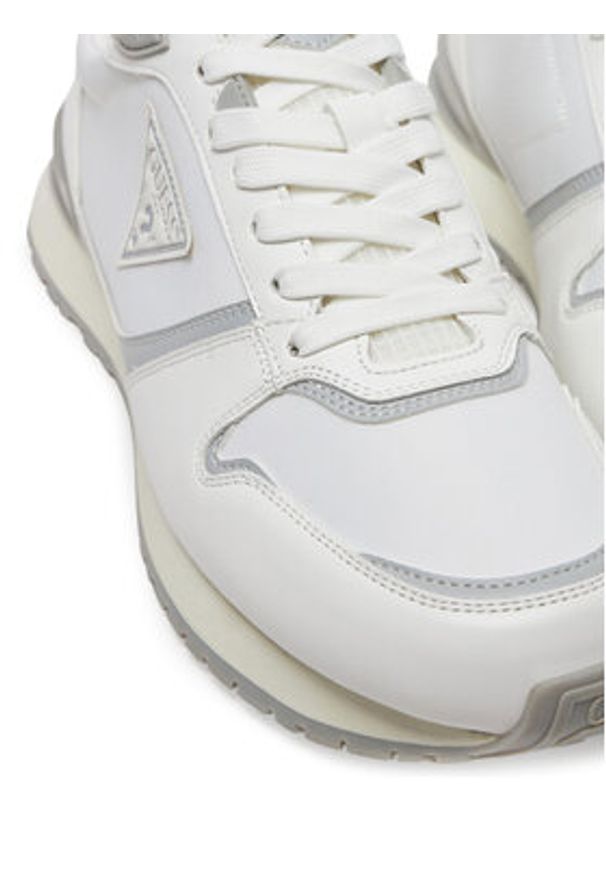 Guess Sneakersy FMJISL FAL12 Biały. Kolor: biały. Materiał: skóra