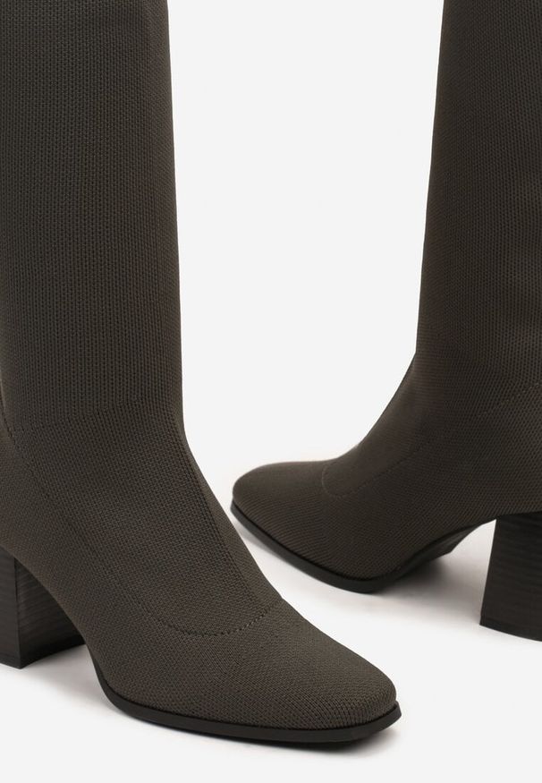 Born2be - Zielone Kozaki na Obcasie ze Skarpetową Cholewką Innoriellea. Okazja: na co dzień, na spotkanie biznesowe. Kolor: zielony. Materiał: dzianina, jeans. Szerokość cholewki: normalna. Sezon: zima. Obcas: na obcasie. Styl: elegancki, biznesowy, casual. Wysokość obcasa: średni