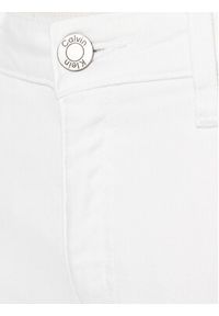 Calvin Klein Jeansy K20K205159 Biały Slim Fit. Kolor: biały